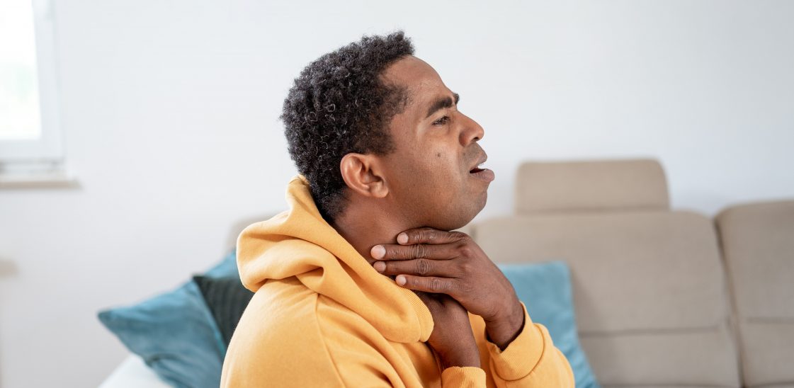 What are the symptoms of strep throat in adults?
